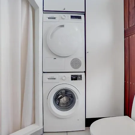 펜션 Stunning In Sjlund With Jacuzzi And 3 Bedrooms *