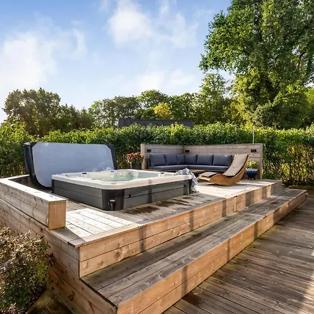 펜션 Stunning In Sjlund With Jacuzzi And 3 Bedrooms *